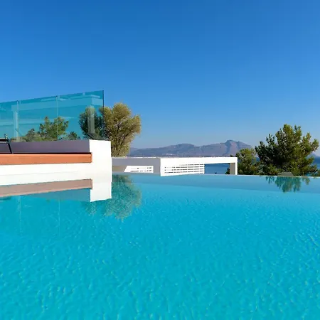 Villa Louzoia Bay
