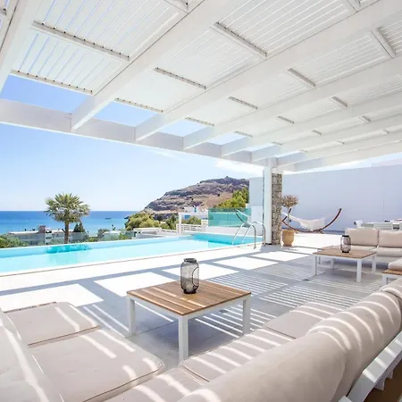 Louzoia Bay Villa *