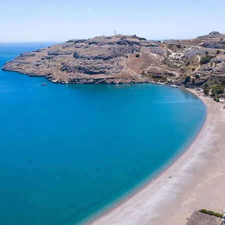 Louzoia Bay Villa *